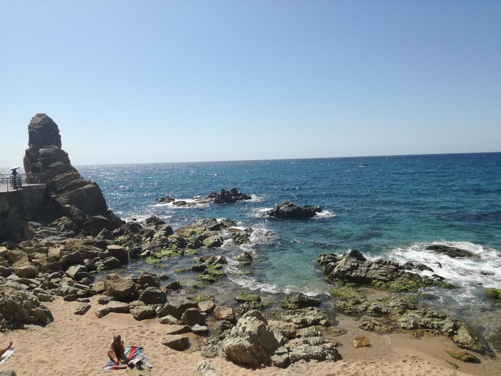 Holiday Home Cardona Lloret de Mar Bagian luar foto
